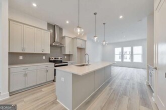 517 Motivation Cir NW, Unit 218 in Atlanta, GA - Building Photo - Building Photo