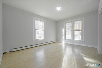 49 Johnson St in Waterbury, CT - Building Photo - Building Photo