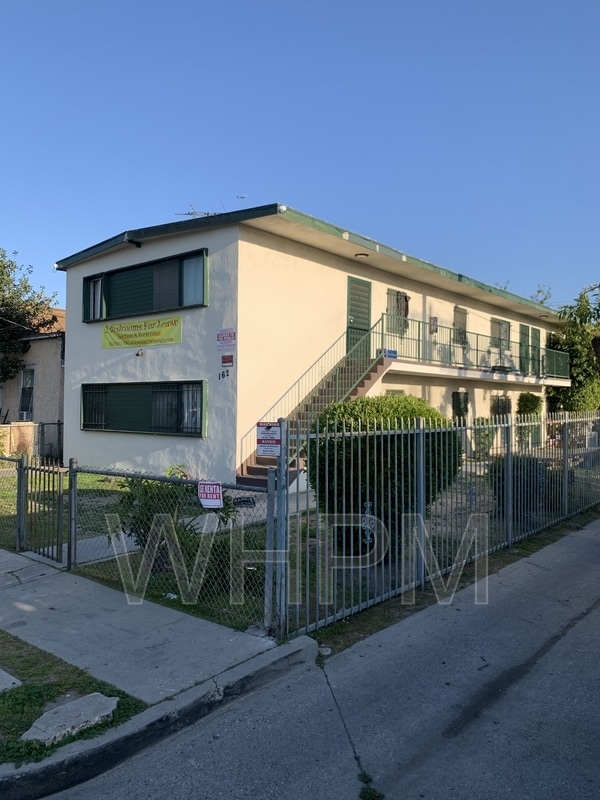162 W 66th St in Los Angeles, CA - Building Photo - Building Photo