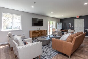 Purcellville Pointe Apartments in Purcellville, VA - Building Photo