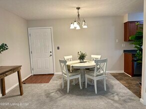 219 Middletown Square in Middletown, KY - Building Photo - Building Photo