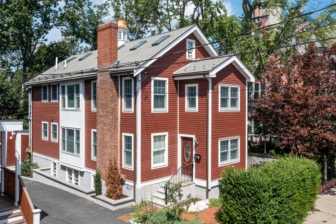 14-16 Netherlands Road in Brookline, MA - Building Photo