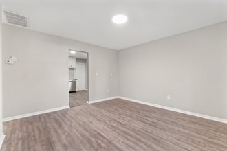 116 S Budding Ave in Virginia Beach, VA - Building Photo - Building Photo