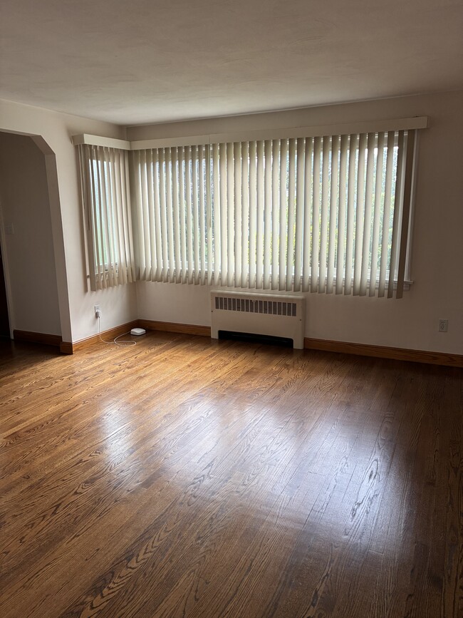 197 Carter Ln in Southington, CT - Building Photo - Building Photo