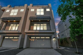 1320 Eberhard St in Houston, TX - Building Photo - Building Photo