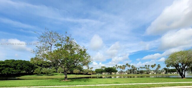 241 NW 154 Ave in Pembroke Pines, FL - Building Photo - Building Photo