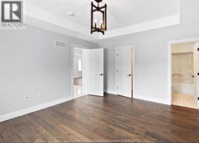 729 Faleria St in Lakeshore, ON - Building Photo - Building Photo