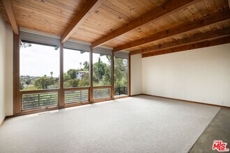 2020 Mayview Dr in Los Angeles, CA - Building Photo - Building Photo