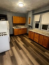 1421 Chestnut St in Rockford, IL - Building Photo - Building Photo