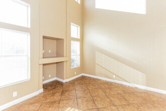 7300 Lost Shadow Ct in Las Vegas, NV - Building Photo - Building Photo