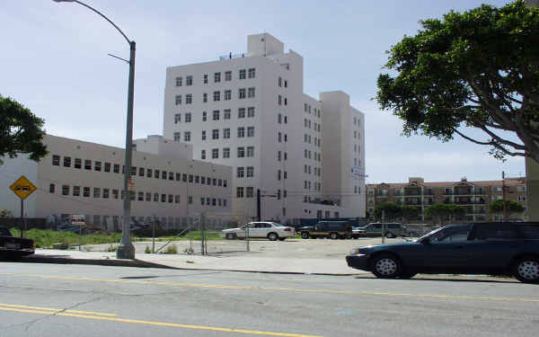 809-819 Locust Ave in Long Beach, CA - Foto de edificio