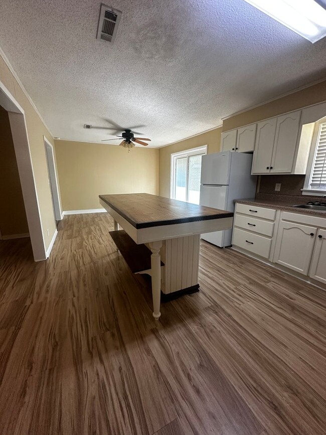 204 Walnut Dr in Enterprise, AL - Building Photo - Building Photo
