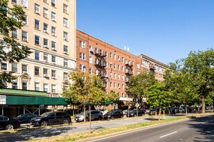 55 Eastern Pky in Brooklyn, NY - Building Photo