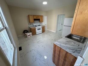 107 Fremont St in Bridgeport, CT - Building Photo - Building Photo