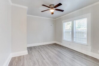 715 W Pembroke Ave in Dallas, TX - Building Photo - Building Photo