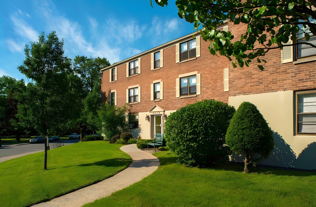 Troy Gardens Apartments in Troy, NY - Foto de edificio