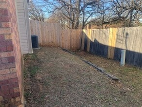 2432 Windy Pine Ln in Arlington, TX - Building Photo - Building Photo