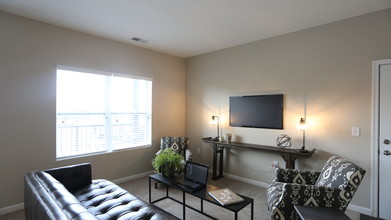 Liberty House in Columbus, OH - Foto de edificio - Interior Photo