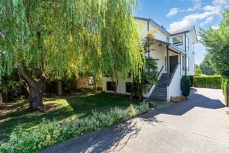 3625 Magnolia Blvd W in Seattle, WA - Building Photo - Building Photo