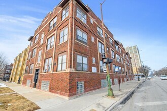 6516 S Stony Island Ave in Chicago, IL - Building Photo - Interior Photo