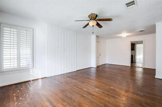 1425 Cedar Crest Dr in Garland, TX - Building Photo - Building Photo