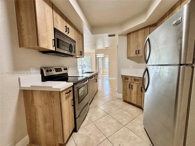 741 SW 148th Ave, Unit 701 in Davie, FL - Building Photo - Building Photo