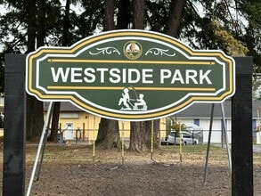 785 NW West St in Chehalis, WA - Building Photo - Building Photo