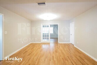 4525 Debbie Ln in Lutz, FL - Building Photo - Building Photo