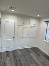 8532 Tilden Ave in Panorama City, CA - Foto de edificio - Building Photo