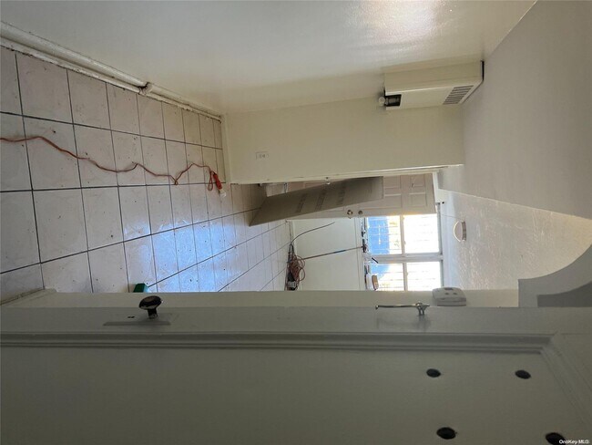 93-28 Ditmars Blvd-Unit -1 in Queens, NY - Building Photo - Building Photo