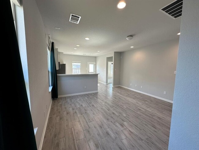 224 Wild Wind Trail in Jarrell, TX - Building Photo - Building Photo