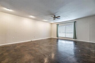7111 Wild Valley Dr in Dallas, TX - Building Photo - Building Photo