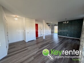 403 Rudnick Ct NW in Orting, WA - Building Photo - Building Photo