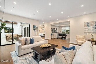 12727 Landale St in Los Angeles, CA - Building Photo - Building Photo