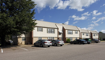 Cedarwood Manor Apartments