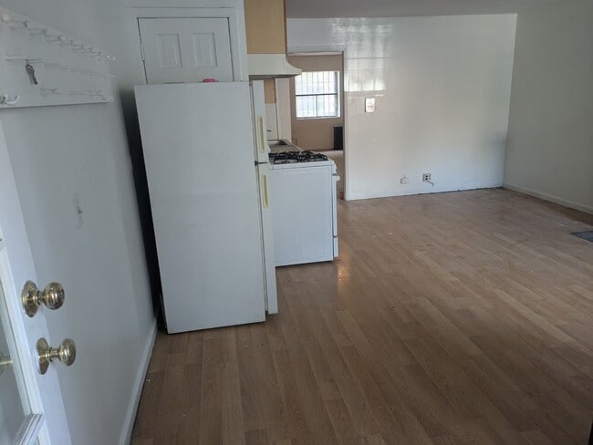 100 Kosciuszko St, Unit 1