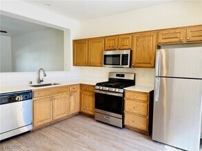 11156 S Abbeyfield Rose Dr in Henderson, NV - Building Photo - Building Photo