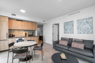 121 NE 5th St, Unit SI FL14-ID1429749P in Miami, FL - Foto de edificio - Building Photo