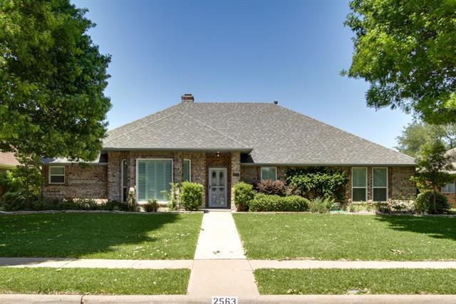 2563 Honeysuckle Dr in Richardson, TX - Building Photo