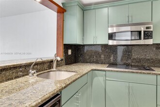 11273 SW 88th St in Miami, FL - Building Photo - Building Photo