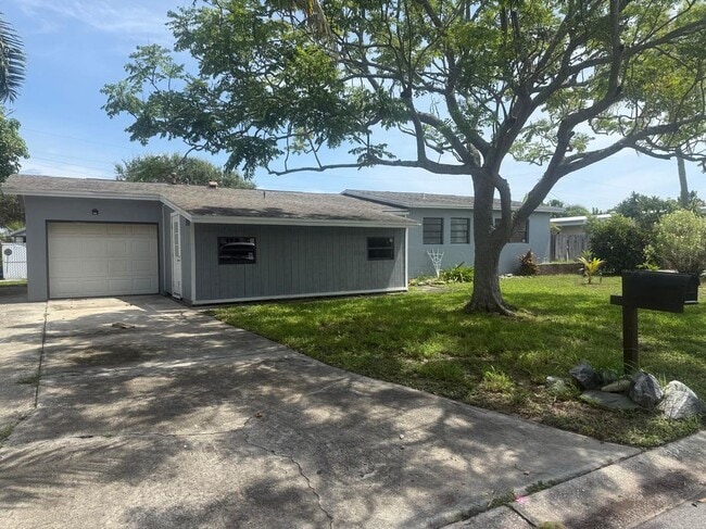 329 W Arlington St in Satellite Beach, FL - Building Photo - Building Photo