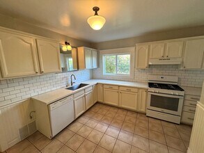 920 Poli St-Unit -918 Poli in Ventura, CA - Building Photo - Building Photo