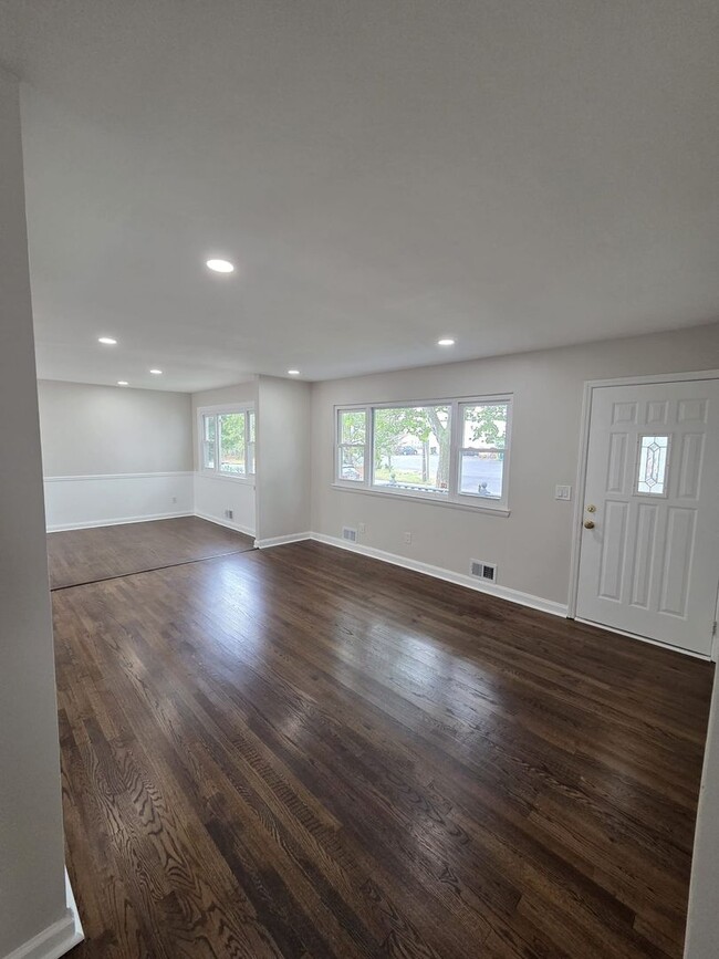 955 Egret Dr in Toms River, NJ - Building Photo - Building Photo