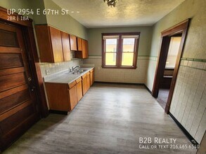 2954 E 67th St in Cleveland, OH - Foto de edificio - Building Photo