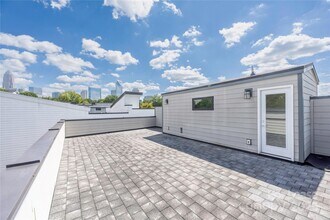 1008 Westbrook Dr in Charlotte, NC - Building Photo - Building Photo