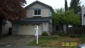 9 Raindrop Ct in Sacramento, CA - Building Photo