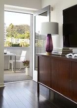 The Avenue Hollywood in Hollywood, CA - Foto de edificio - Building Photo