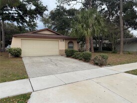 1904 Peppertree Dr in Oldsmar, FL - Building Photo