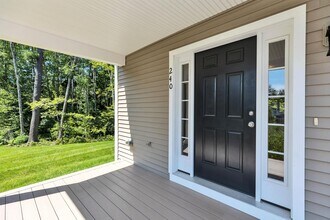 240 Knollwood Way in Manchester, NH - Building Photo - Building Photo