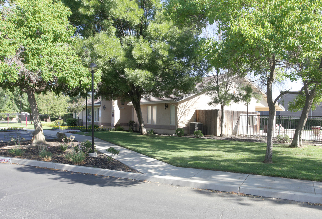 Alderwood Apartments in Lemoore, CA - Building Photo